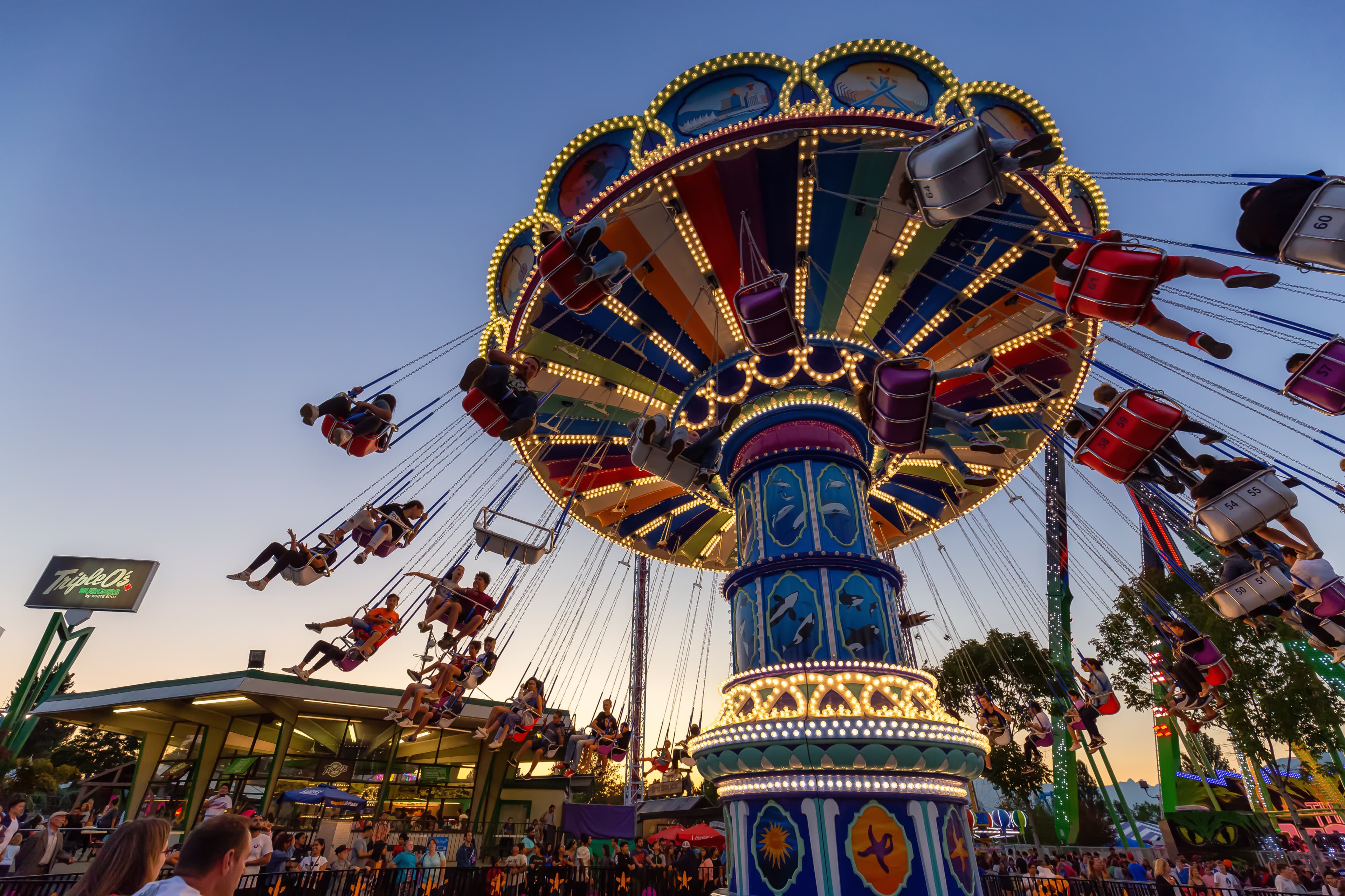 swing-amusement-devices-park-pne-playland-vancouver-dusk-1.webp